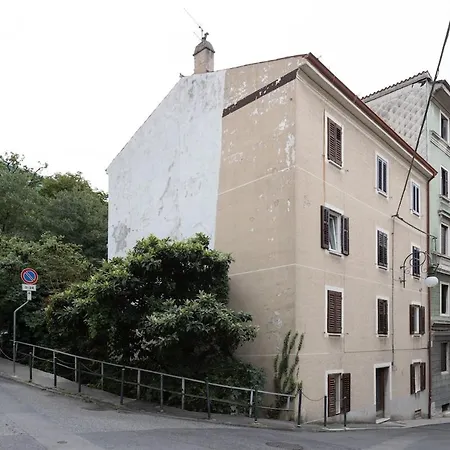 Superfast Fibre & Netflix Modern Roiano * Trieste