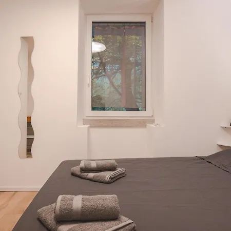 Superfast Fibre & Netflix Modern Roiano 트리에스테